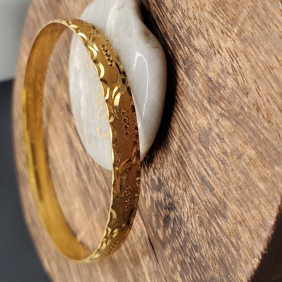 B2836 amazing etched scroll bracelet 😍  stunning royal - Picture 1 of 2